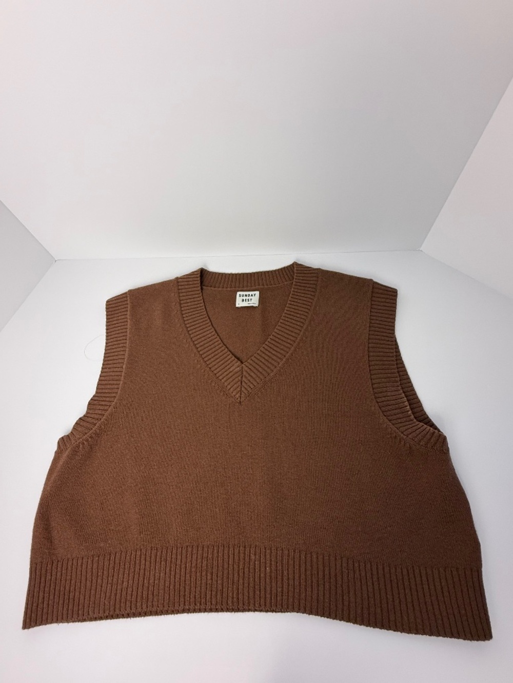 Aritzia Sunday Best Merino Wool & Cotton V-Neck Cropped Knit Sweater Vest